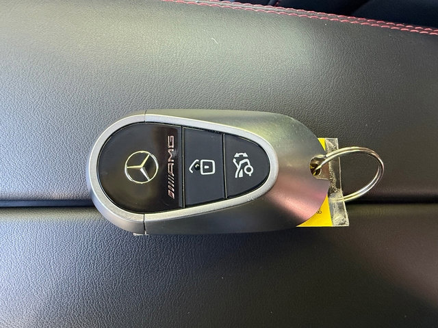 Used 2025 Mercedes-Benz GLC 43 AMG 4MATIC image 38