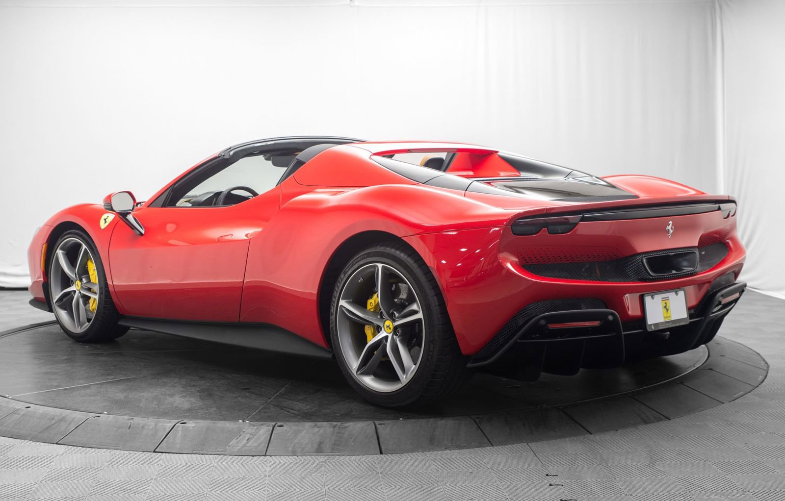 Used 2025 Ferrari 296 GTS RWD image 5