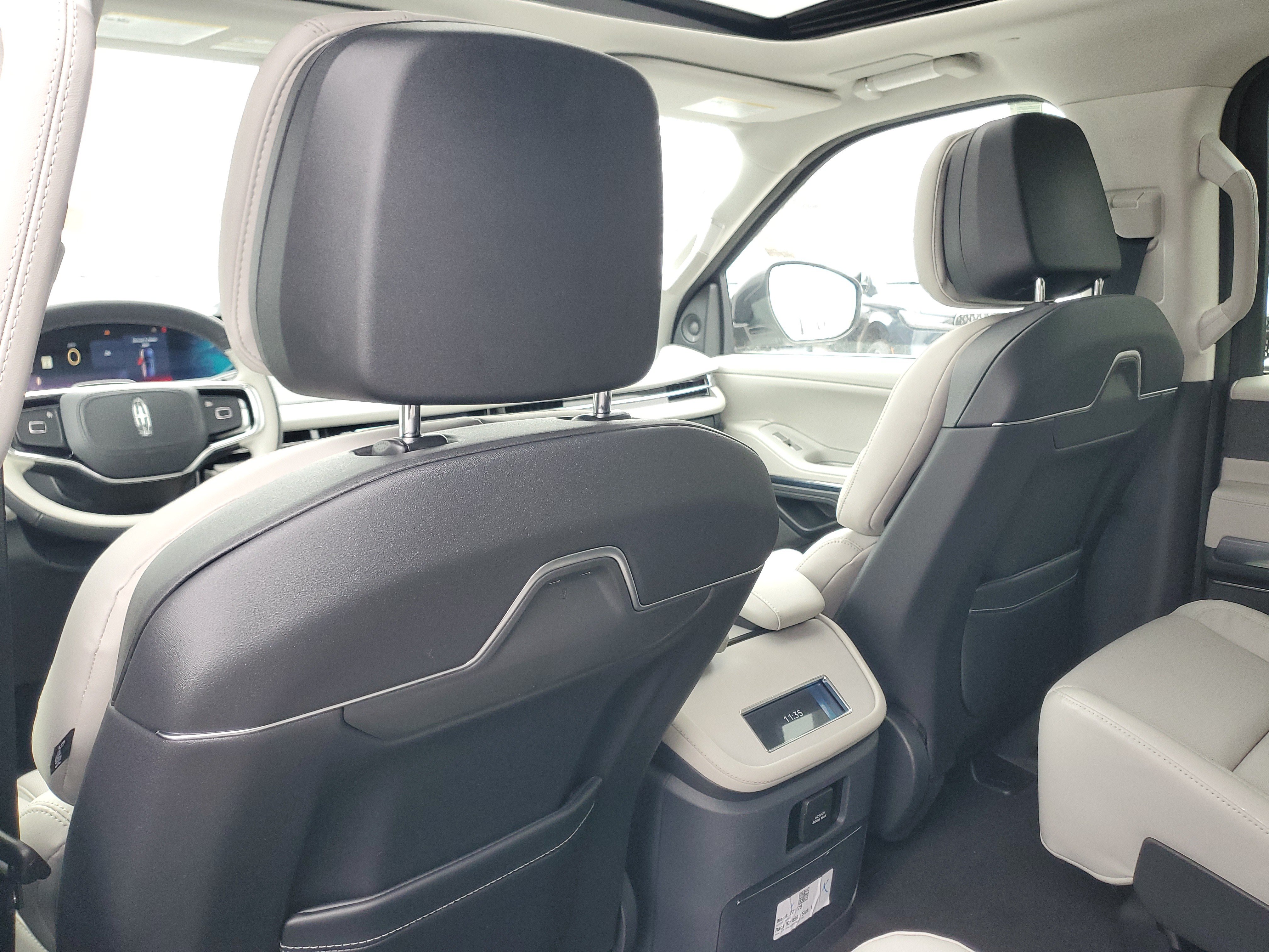 New 2026 Lincoln Navigator Reserve AWD/4WD image 28