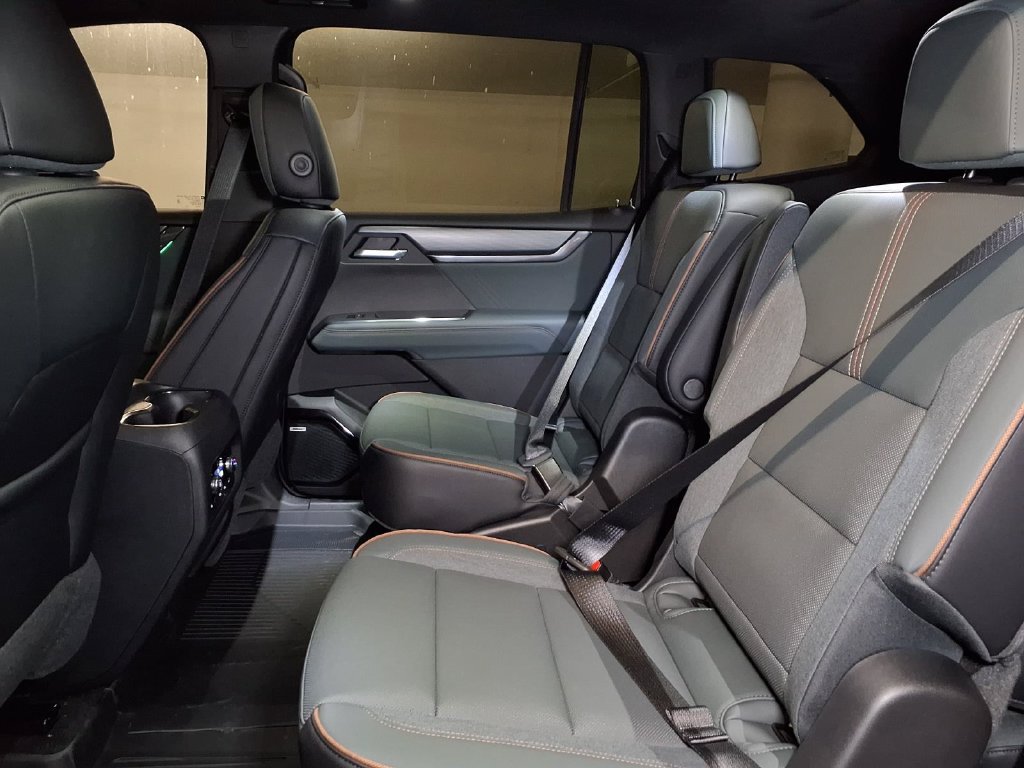 New 2027 GMC Acadia AT4 w/ Luxury Package AWD/4WD image 10