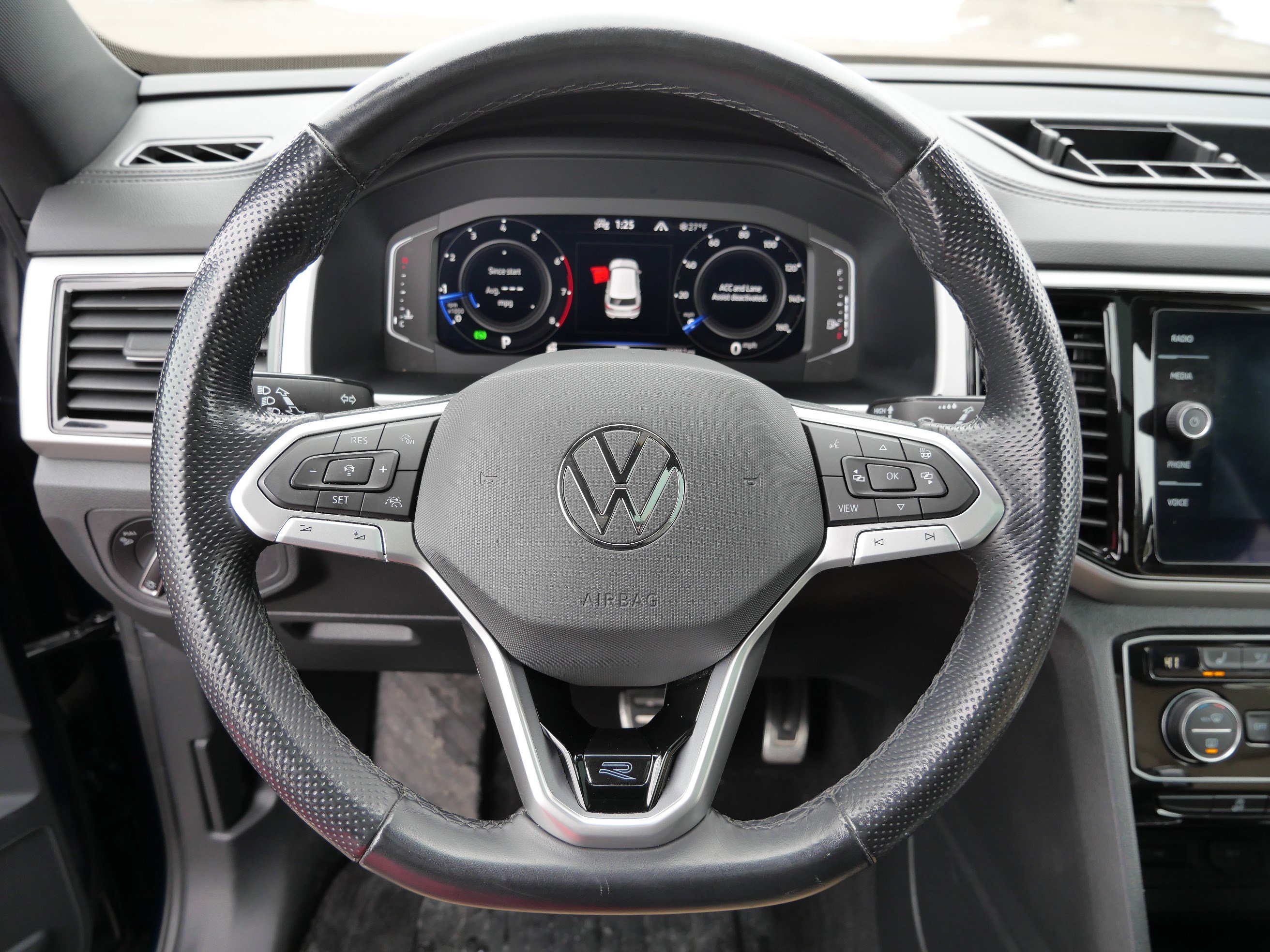 Used 2022 Volkswagen Atlas Cross Sport SEL R-Line image 26