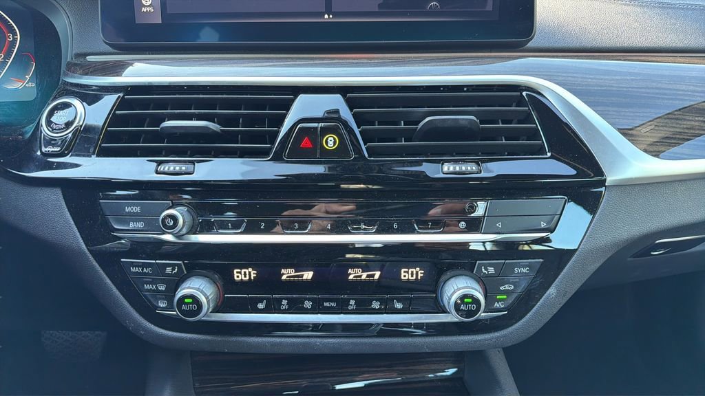 Used 2023 BMW 530i w/ Convenience Package RWD image 18