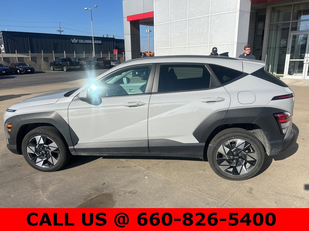 Used 2024 Hyundai Kona SEL image 5