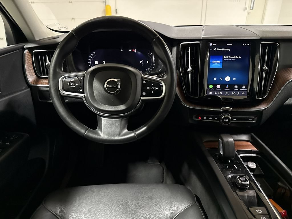 Used 2023 Volvo XC60 B5 Plus FWD image 11