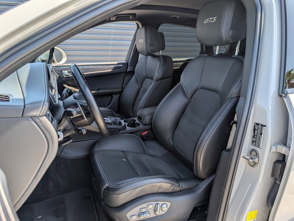Certified 2023 Porsche Macan GTS image 5