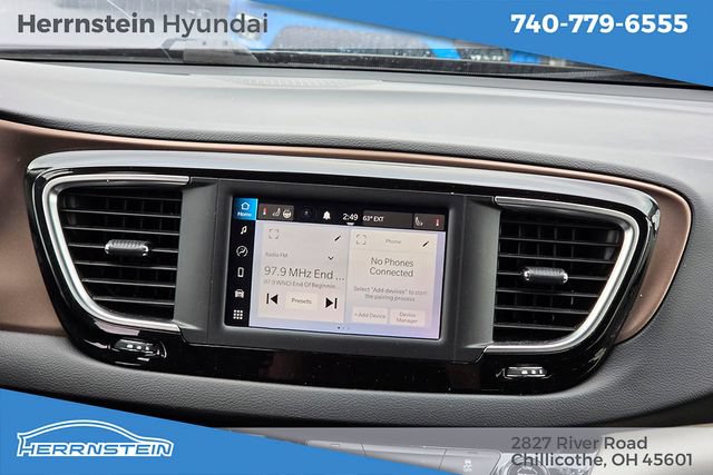 Used 2023 Chrysler Voyager LX FWD image 9