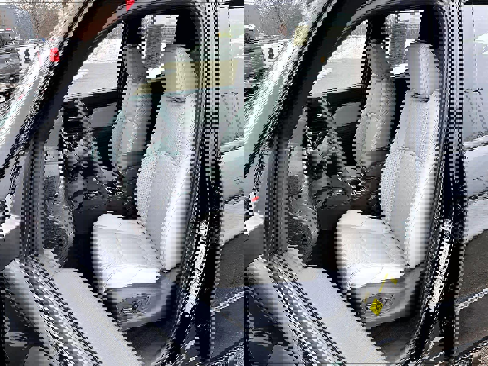 Used 2025 Toyota Tacoma Limited image 10