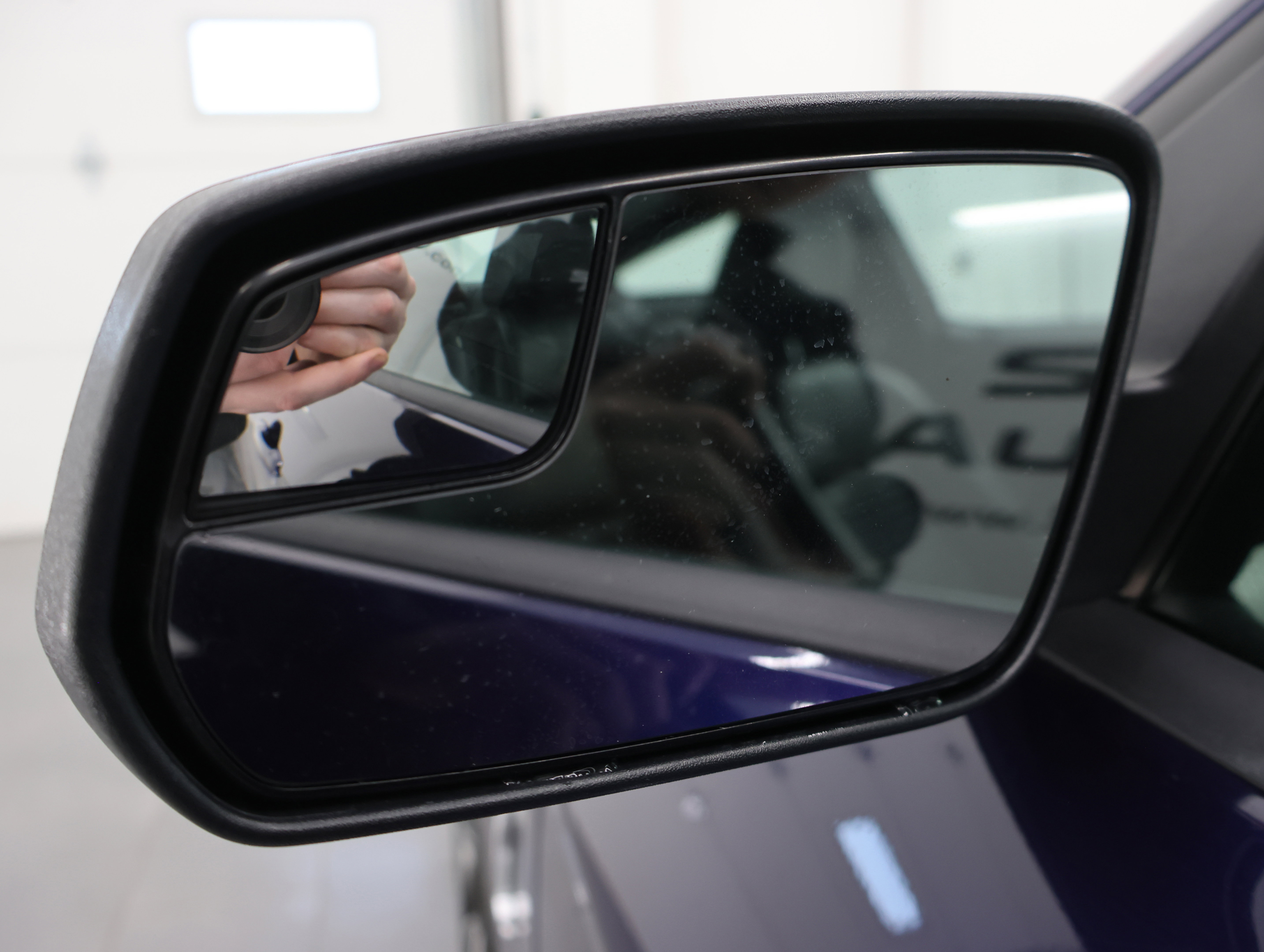 Used 2011 Ford Mustang Shelby GT500 w/ SVT Performance Pkg RWD image 32