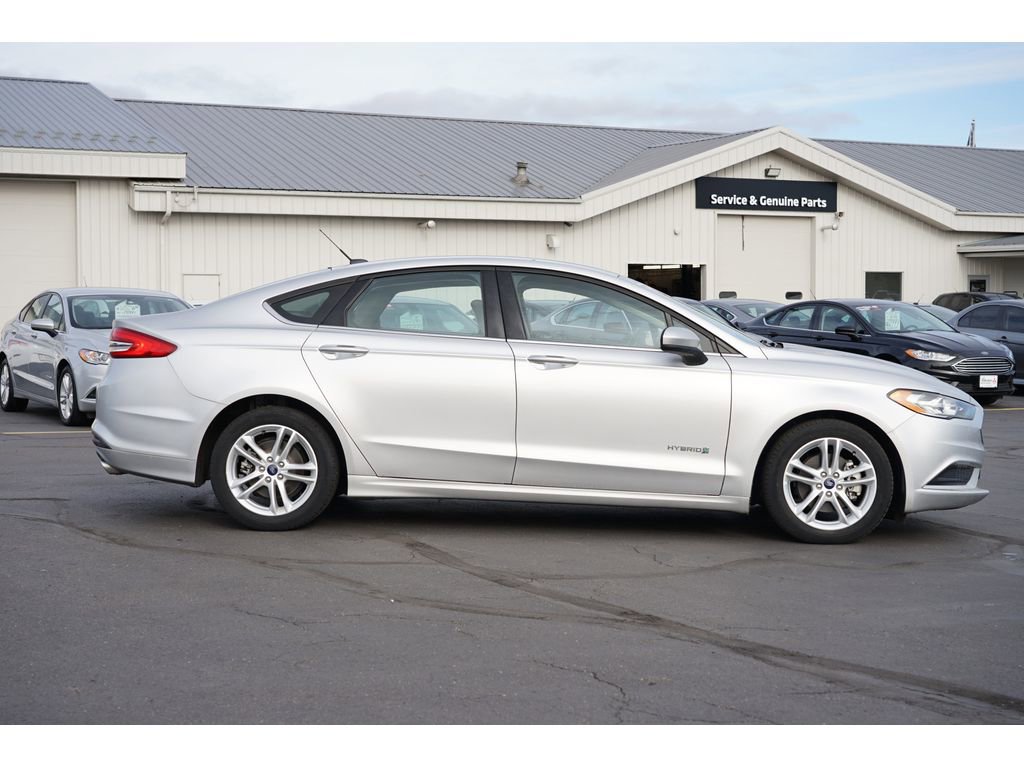 Used 2018 Ford Fusion S image 2