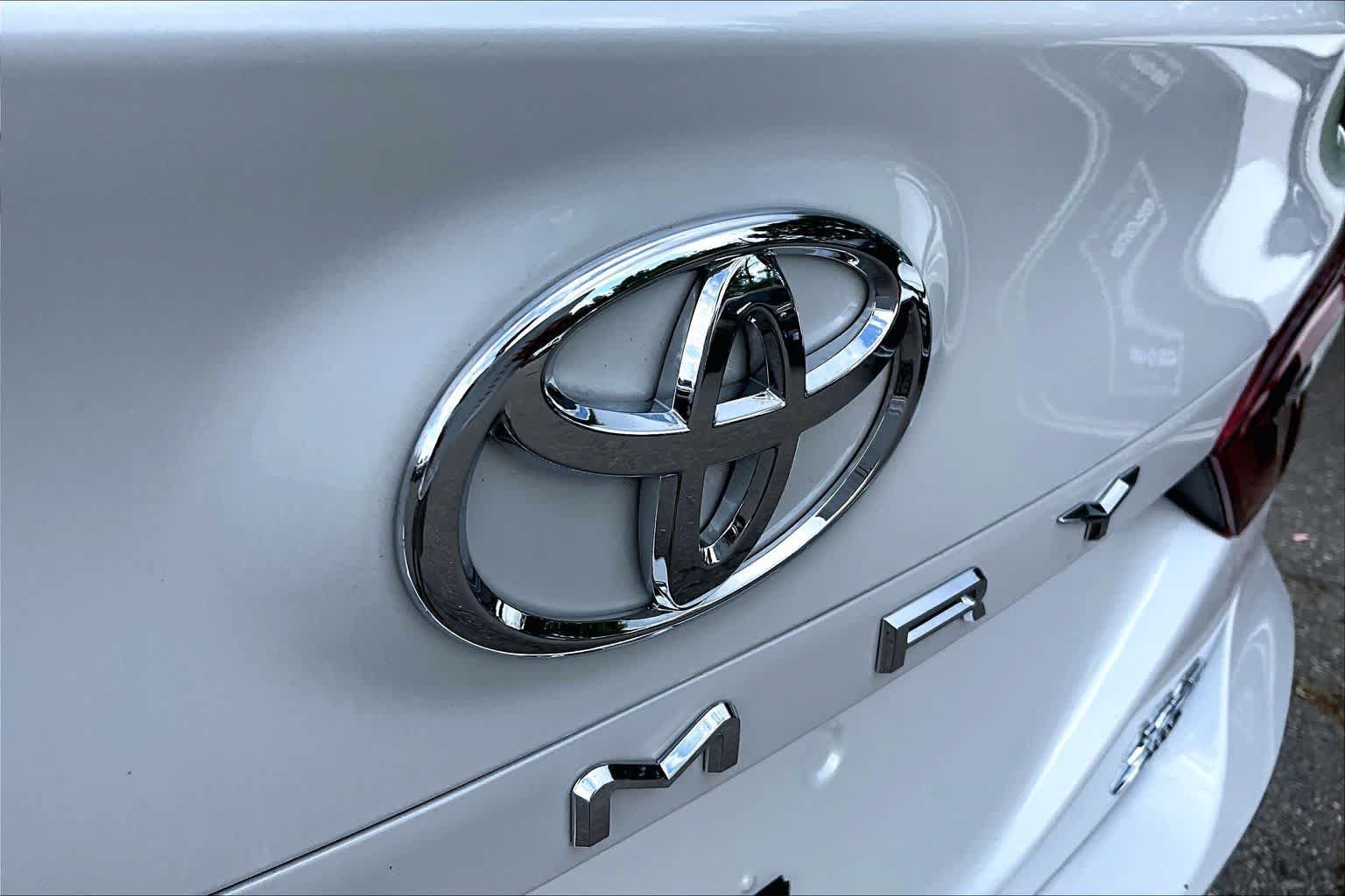 Certified 2022 Toyota Camry XLE AWD/4WD image 30