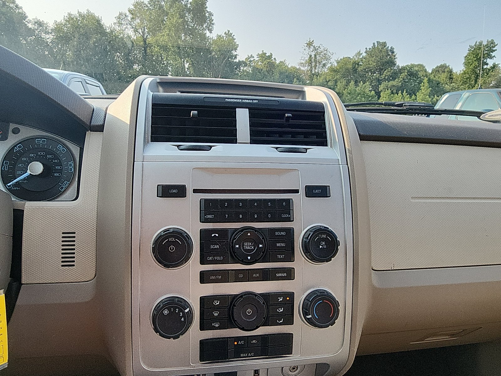 Used 2010 Mercury Mariner 2WD image 14