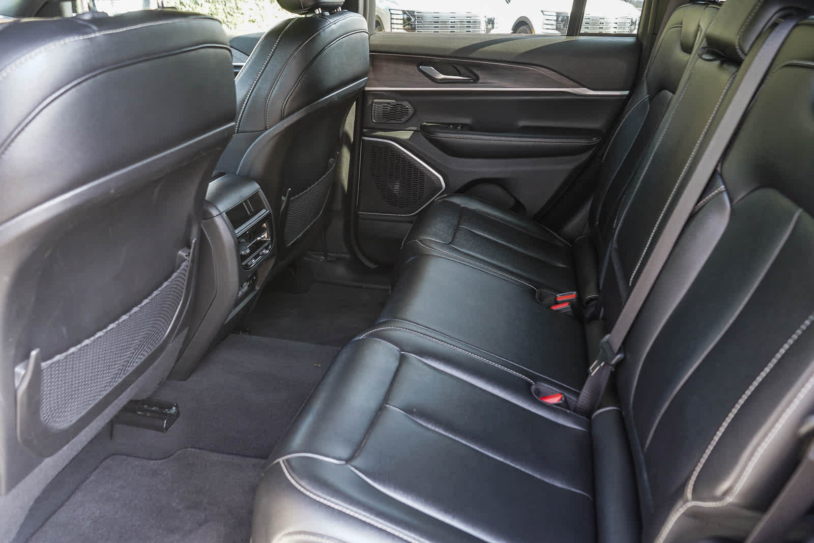 Used 2024 Jeep Grand Cherokee Limited 4xe AWD/4WD image 18