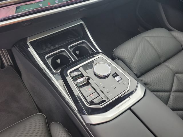 Used 2026 BMW 740i xDrive AWD/4WD image 32