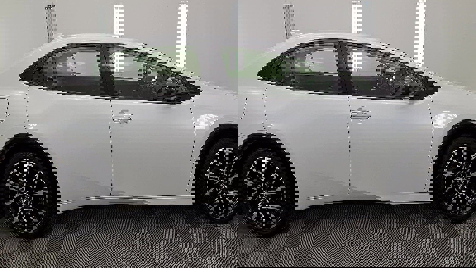 Used 2023 Toyota Prius Prime XSE image 5