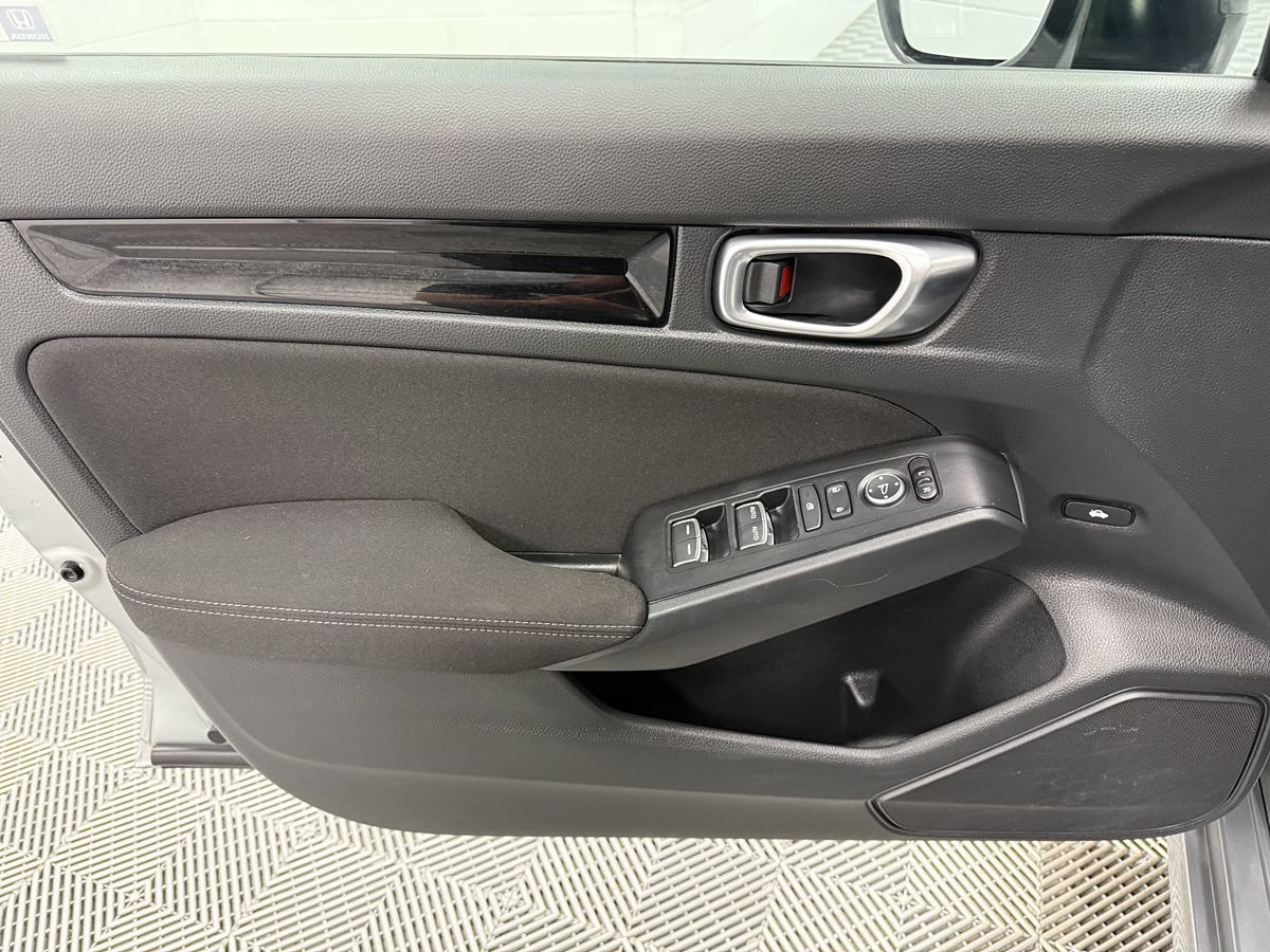 Used 2025 Honda Civic Sport image 10