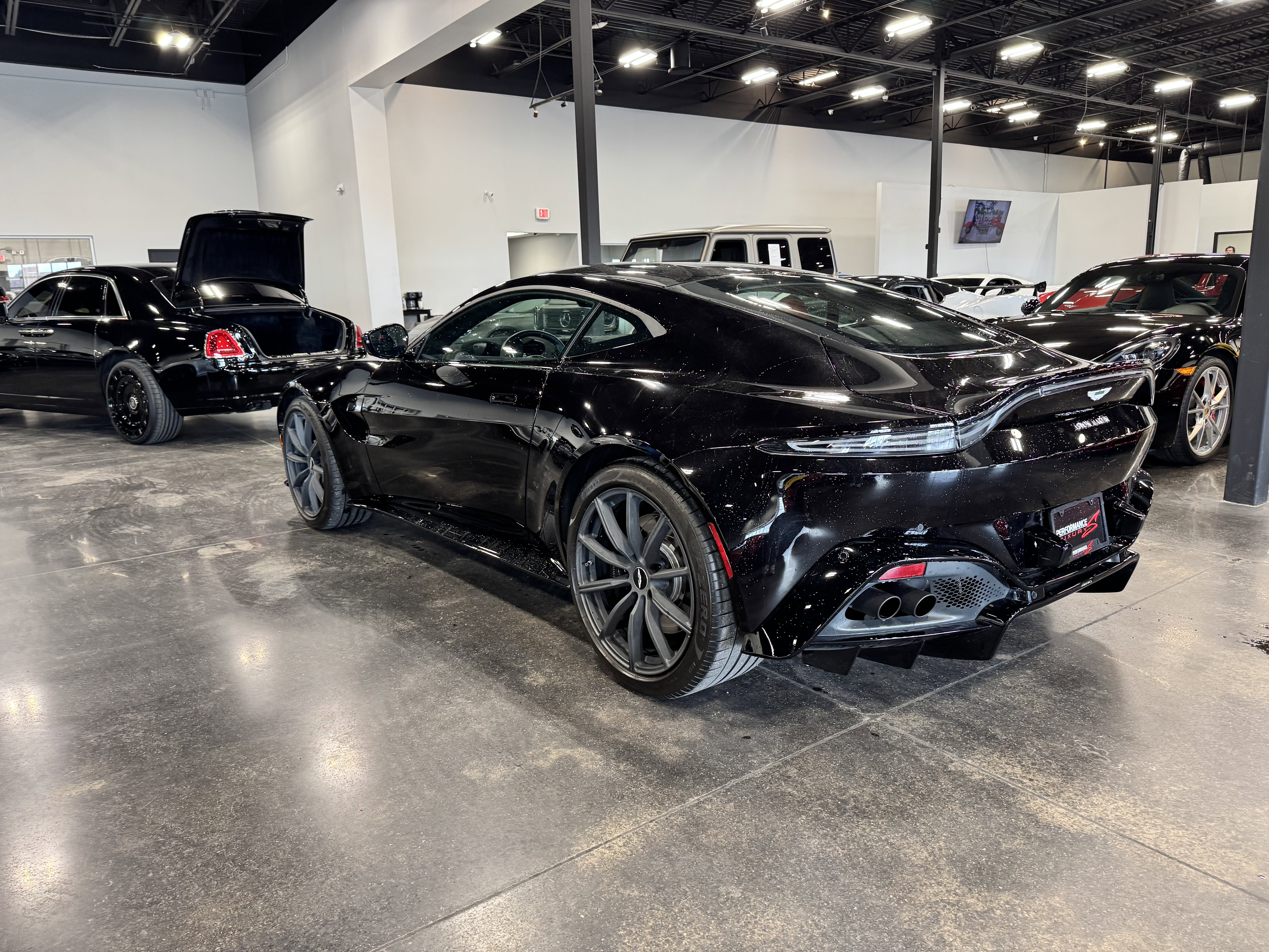 Used 2020 Aston Martin V8 Vantage Coupe image 22