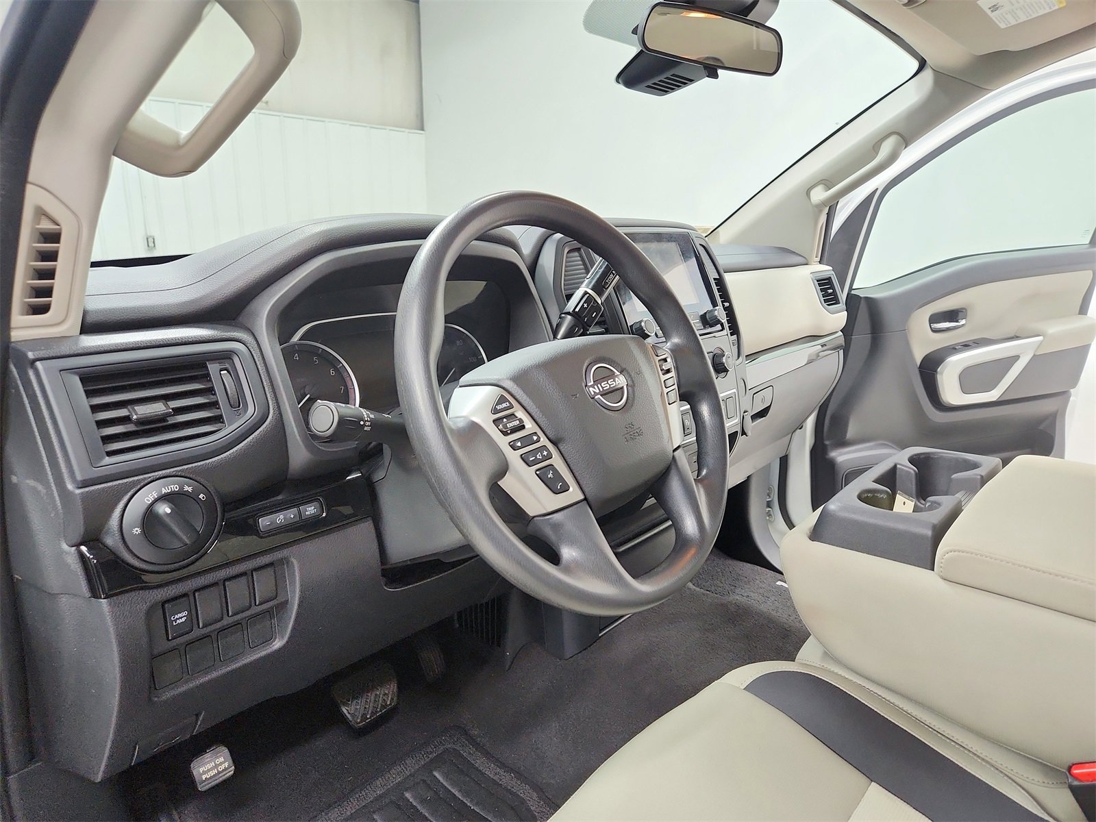 Used 2023 Nissan Titan SV w/ Accessory Utility Package image 18