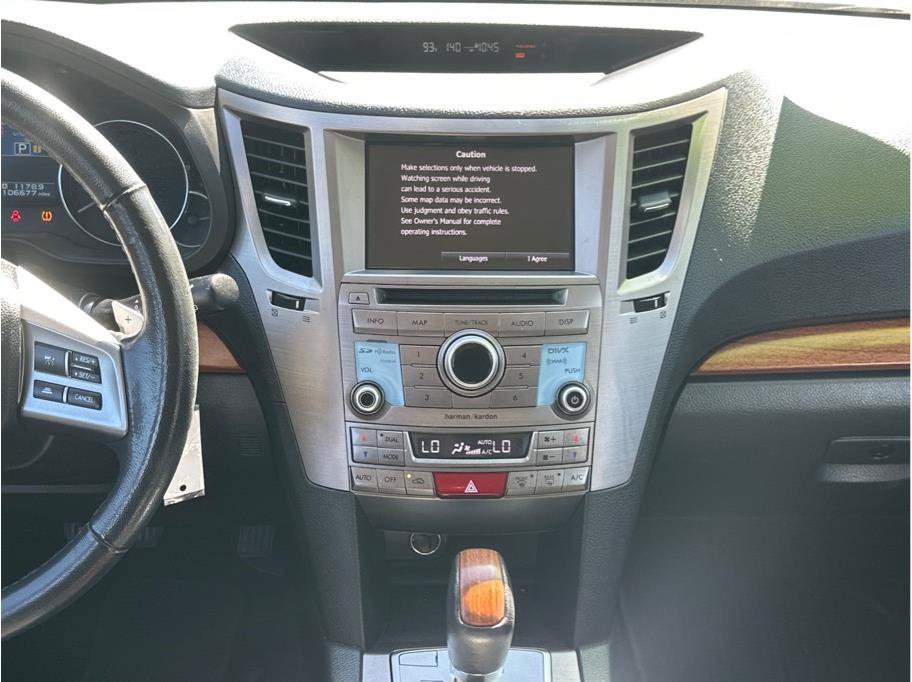 Used 2013 Subaru Outback 3.6R Limited AWD/4WD image 17