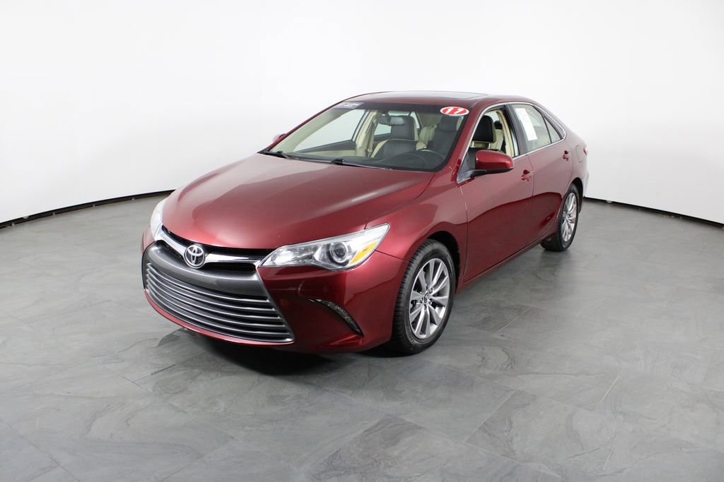 Used 2017 Toyota Camry XLE w/ Moonroof Package image 2