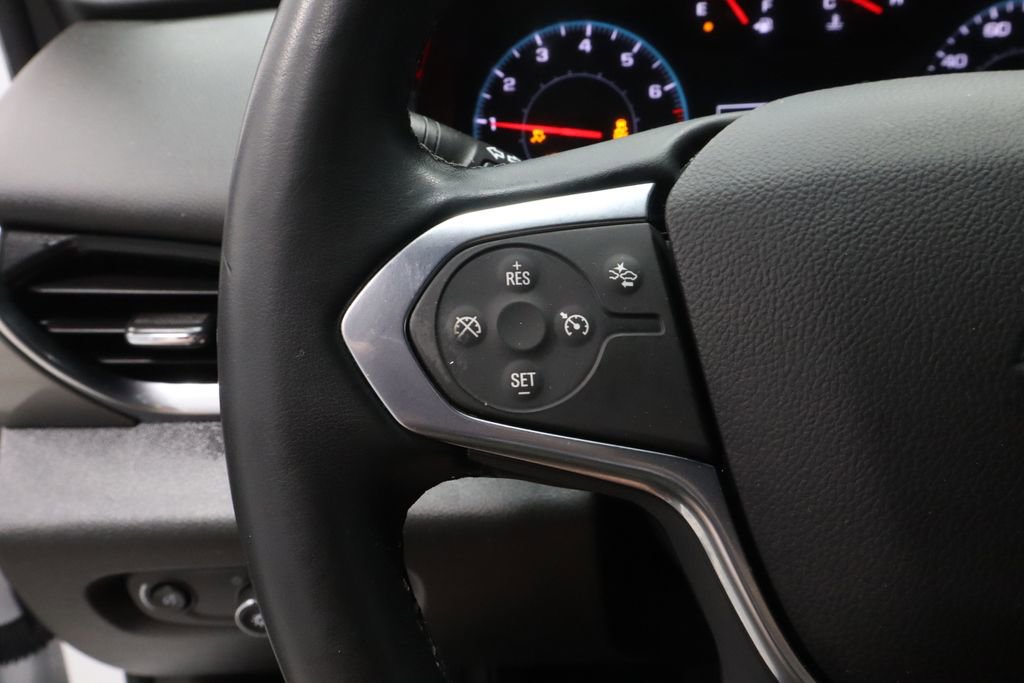Used 2023 Chevrolet Traverse LT FWD image 26