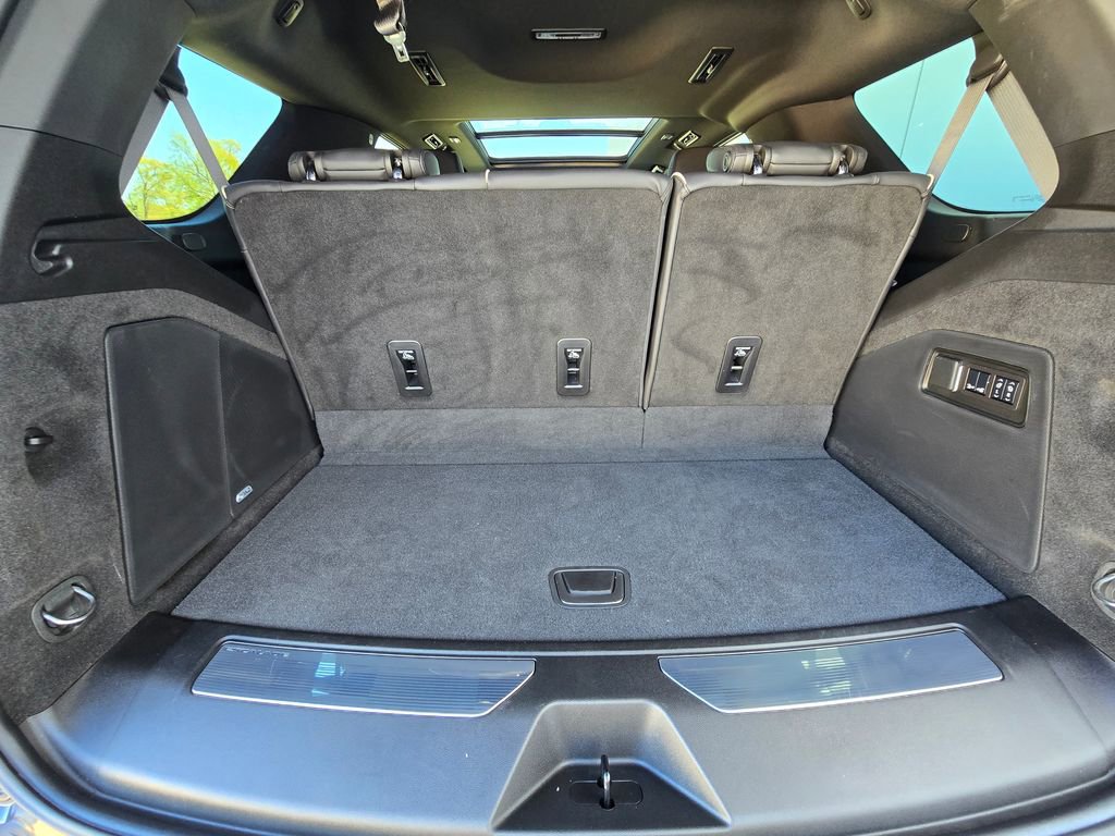 Used 2024 Cadillac Escalade Sport w/ LPO, ONYX Package AWD/4WD image 33