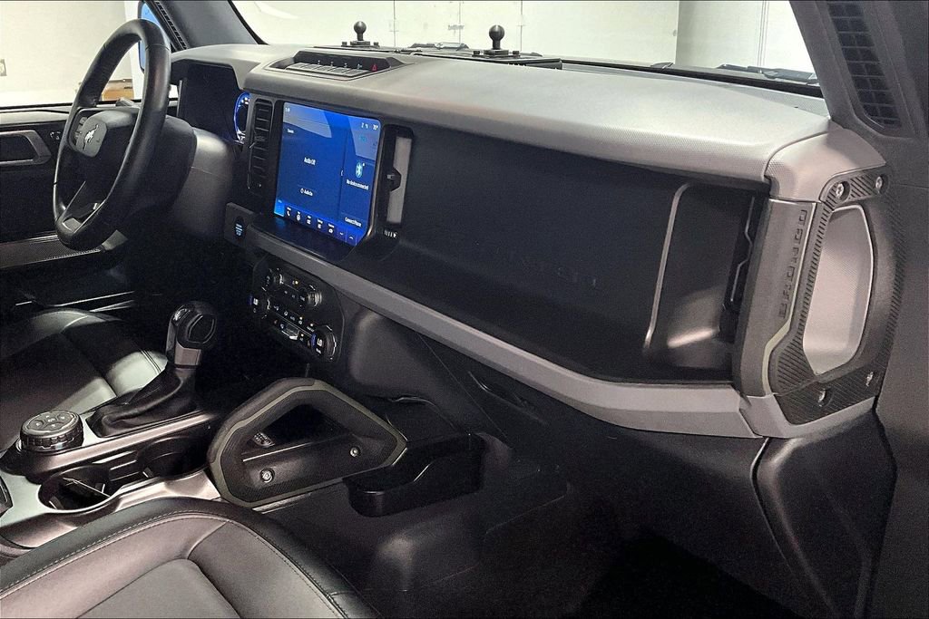 Used 2023 Ford Bronco Everglades image 19