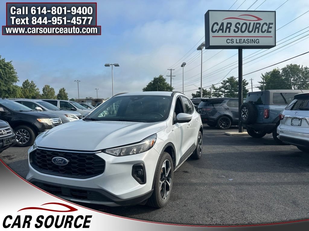 Used 2025 Ford Escape ST-Line Select w/ Tech Pack #2 AWD/4WD image 1