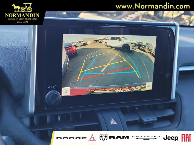 Used 2025 Toyota RAV4 XLE FWD image 10