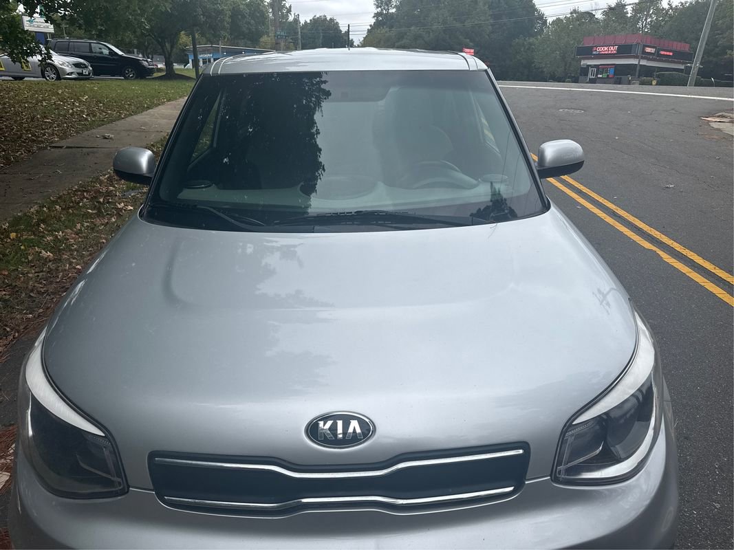 Used 2017 Kia Soul image 27