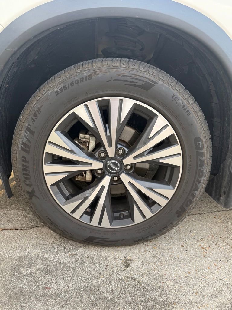 Used 2022 Nissan Rogue SV image 12