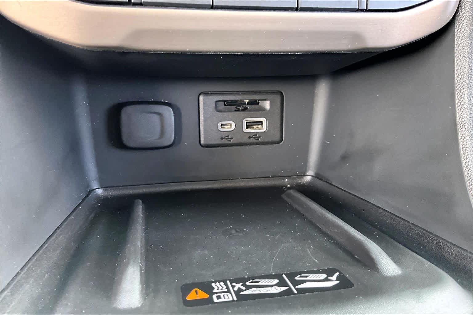 Used 2023 GMC Acadia Denali w/ Denali Ultimate Package FWD image 33