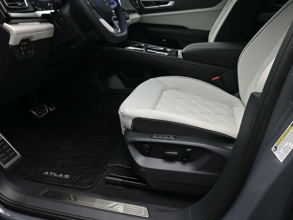 New 2026 Volkswagen Atlas Cross Sport SEL Premium R-Line AWD/4WD image 17
