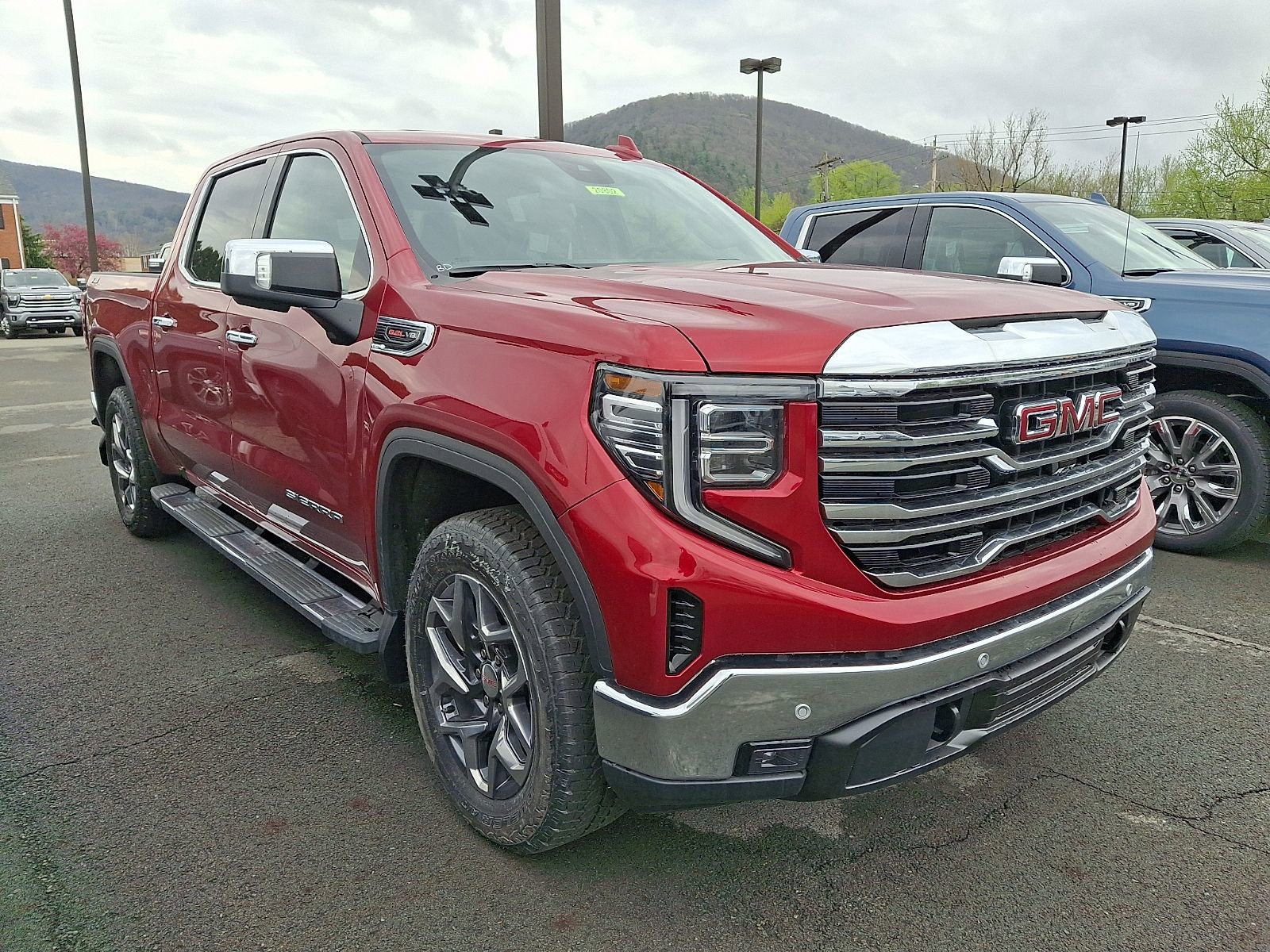 New 2026 GMC Sierra 1500 SLT w/ SLT Premium Plus Package AWD/4WD image 1