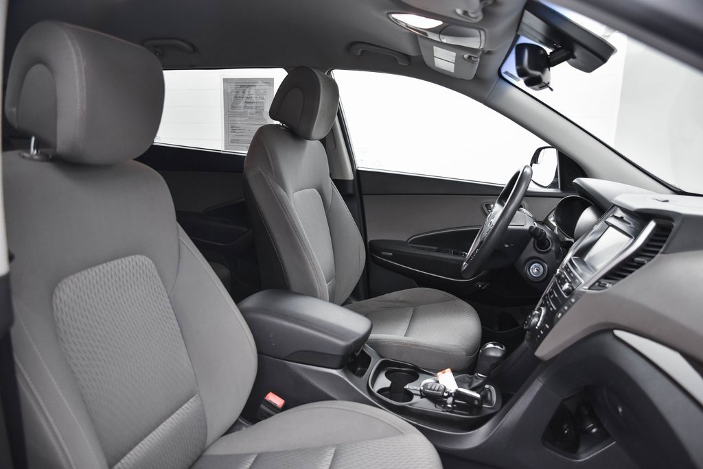 Used 2017 Hyundai Santa Fe SE image 14