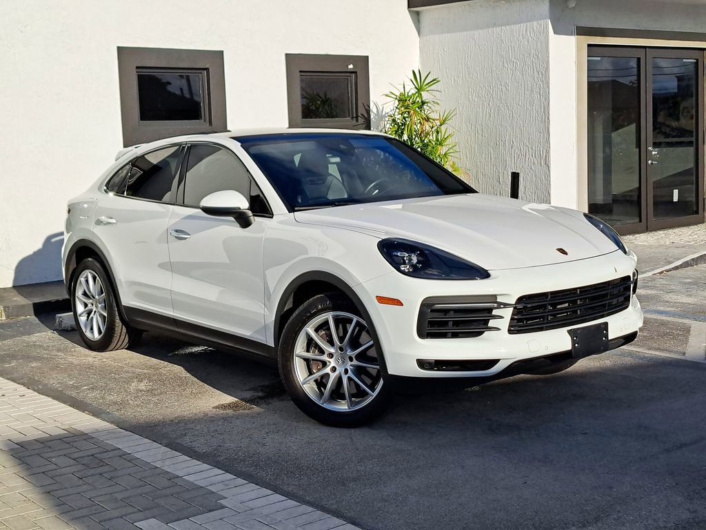 Used 2023 Porsche Cayenne Coupe image 2
