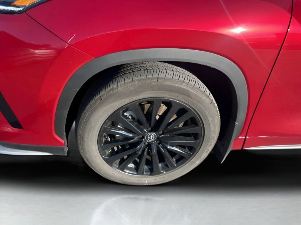 Used 2025 Toyota Highlander XSE image 17