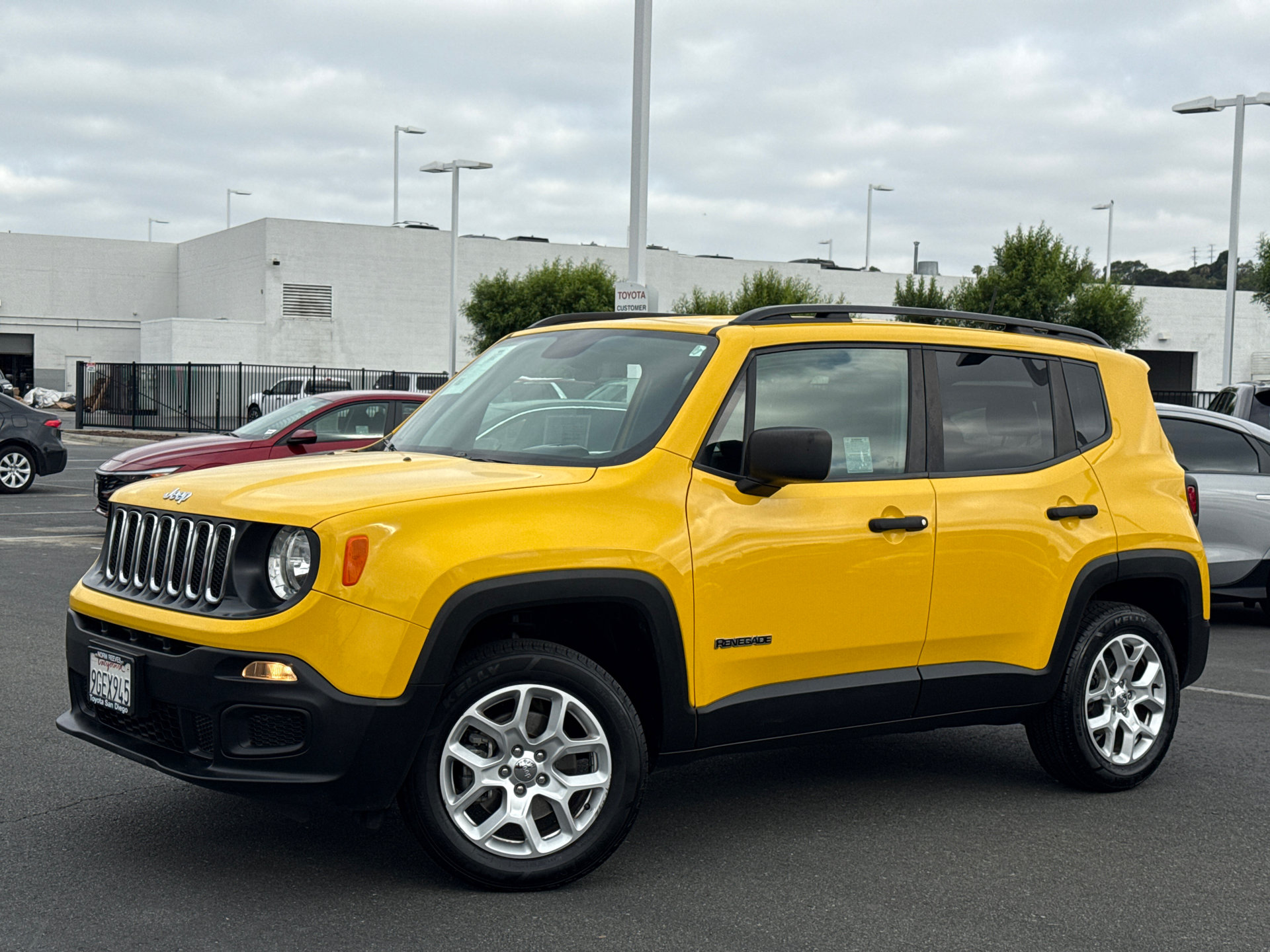 Used 2018 Jeep Renegade Sport w/ Power & Air Group AWD/4WD image 2
