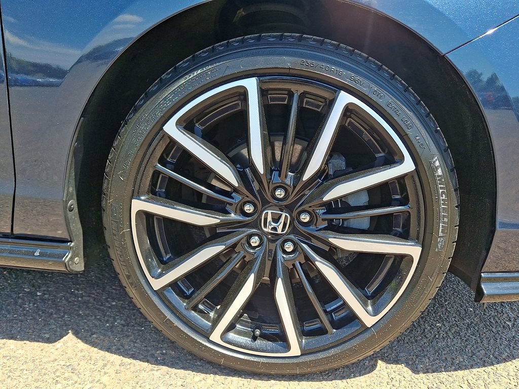 Used 2023 Honda Accord Touring image 8