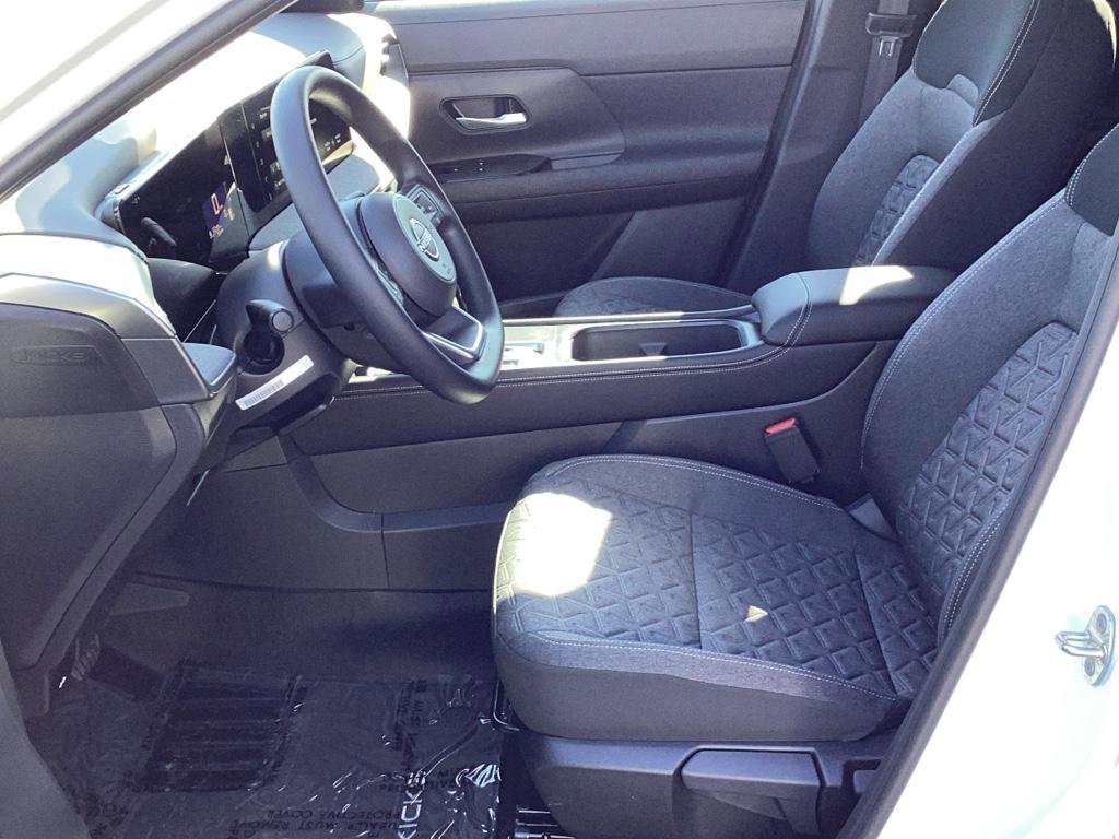 New 2025 Nissan Kicks SV w/ Charging Package image 10