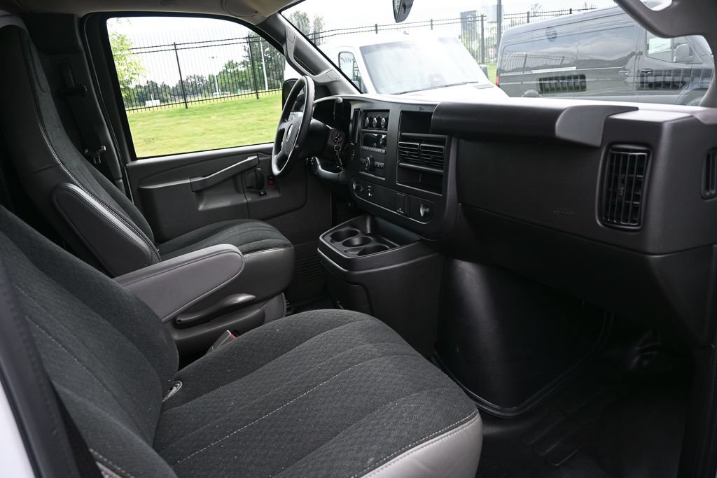 Used 2025 Chevrolet Express 2500 w/ Driver Convenience Package RWD image 18