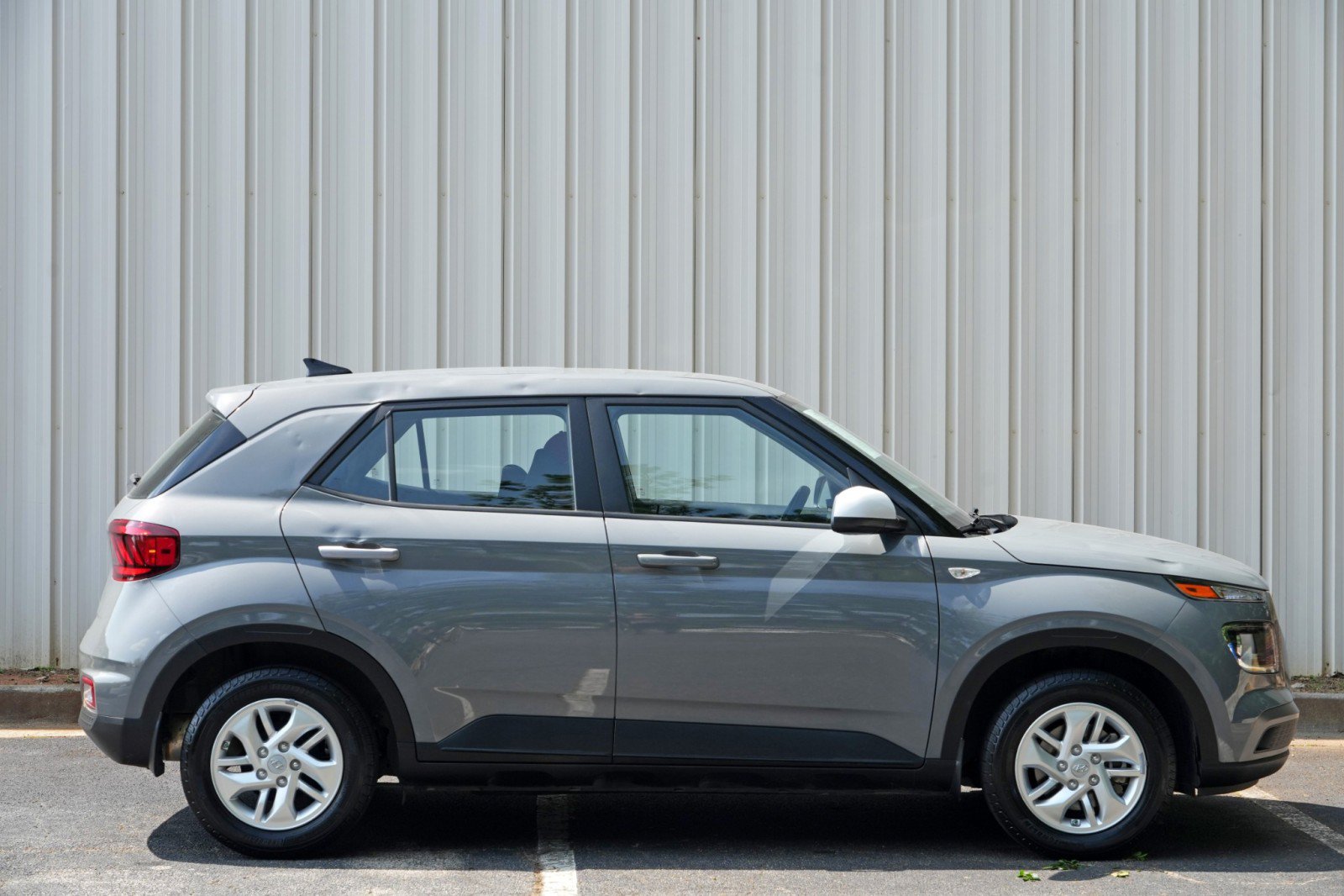 Used 2021 Hyundai Venue SE FWD image 44