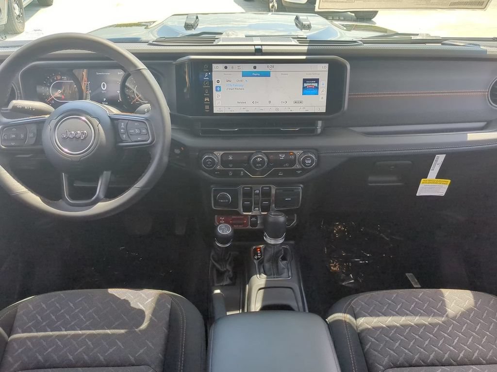Used 2024 Jeep Gladiator Mojave AWD/4WD image 14