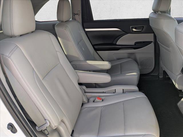 Used 2019 Toyota Highlander XLE image 22