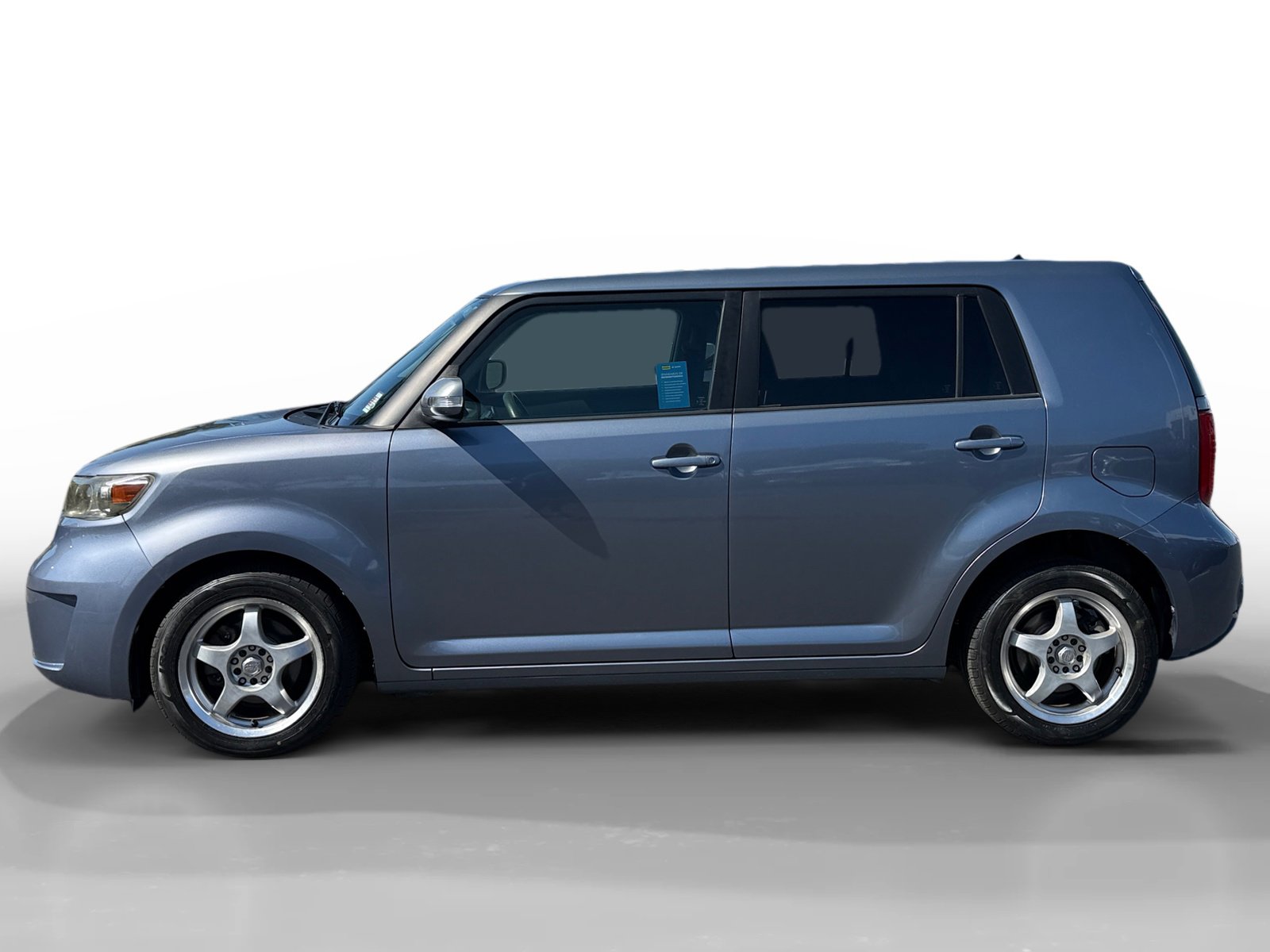 Used 2010 Scion xB FWD image 2
