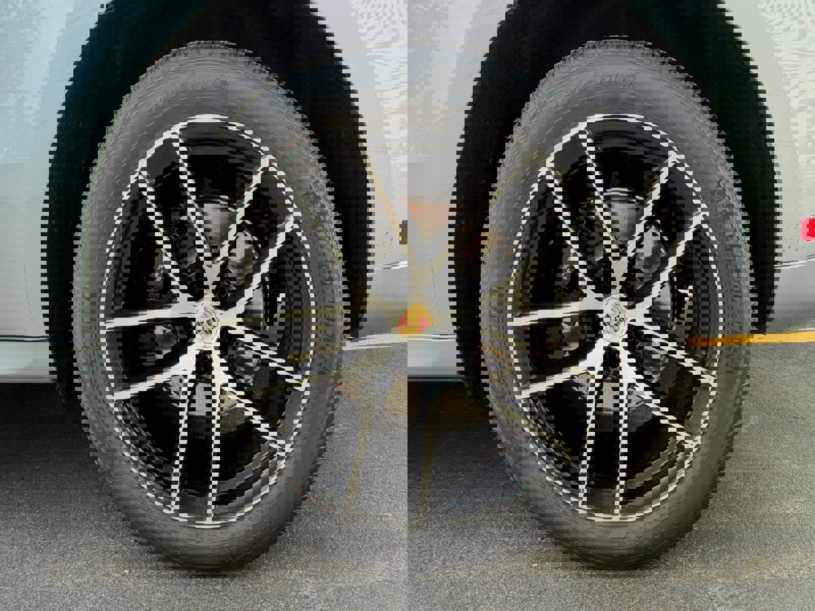 Used 2025 Porsche Macan image 13