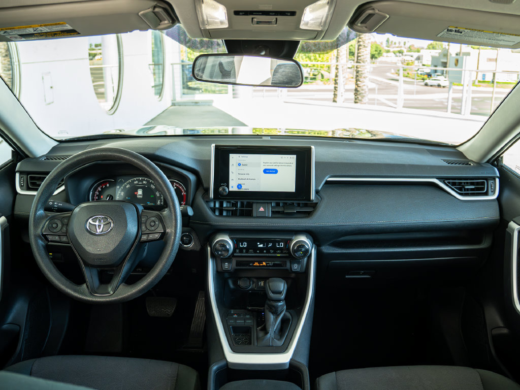 Used 2025 Toyota RAV4 XLE FWD image 13