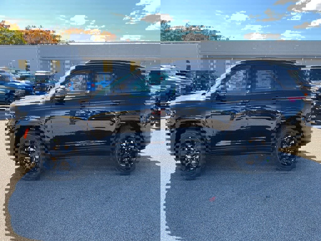 New 2025 Jeep Grand Cherokee Altitude image 4