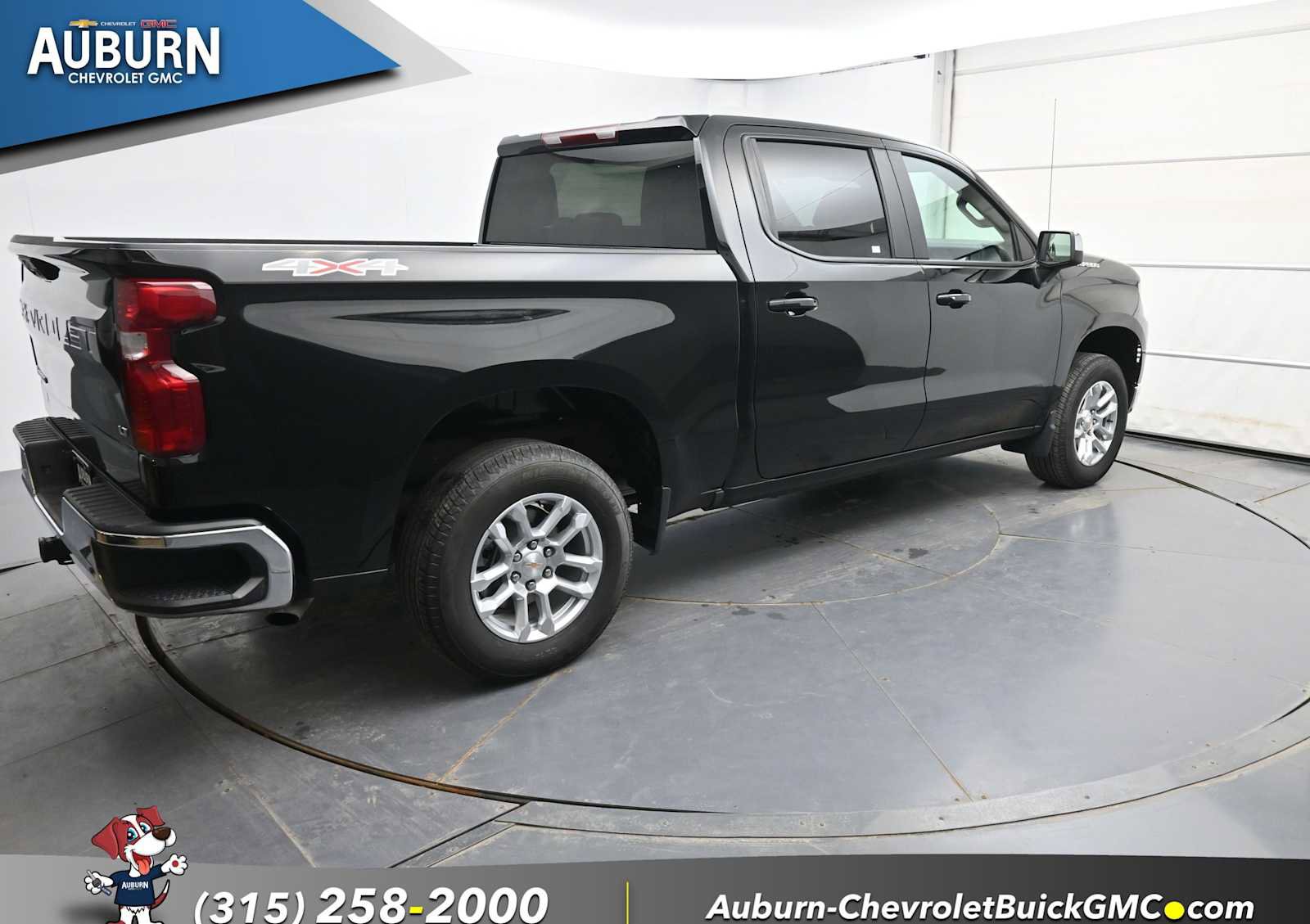 Used 2025 Chevrolet Silverado 1500 LT image 2