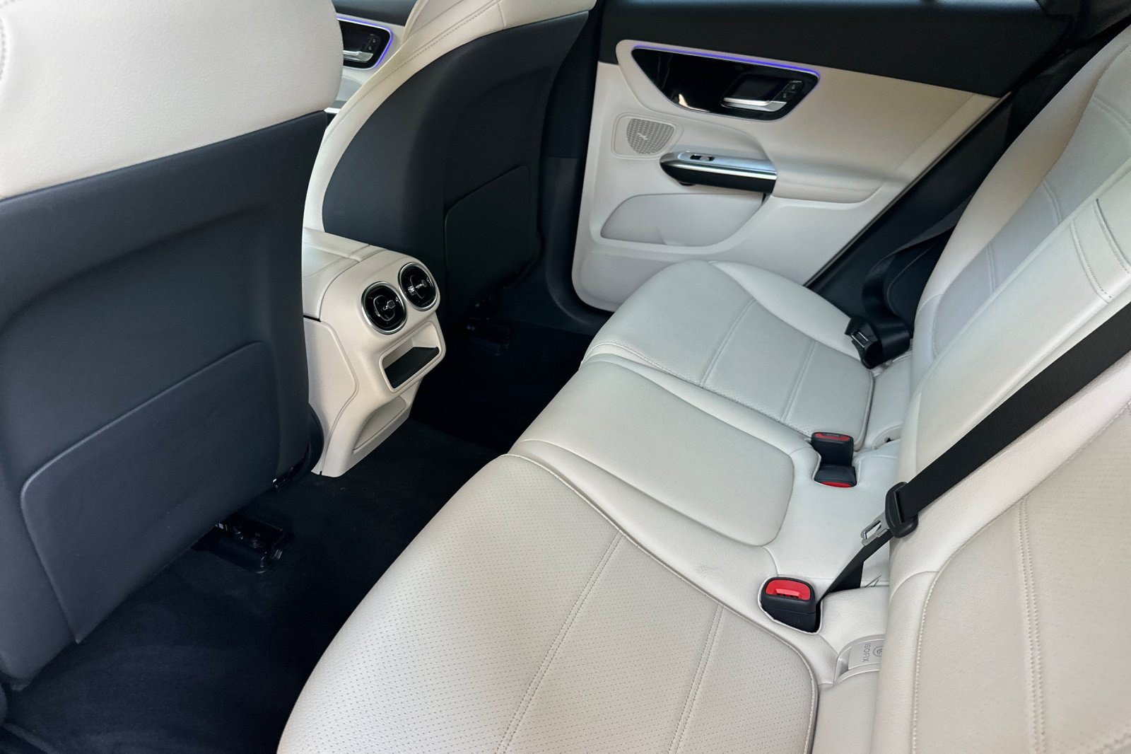 New 2025 Mercedes-Benz GLC 350e 4MATIC image 27