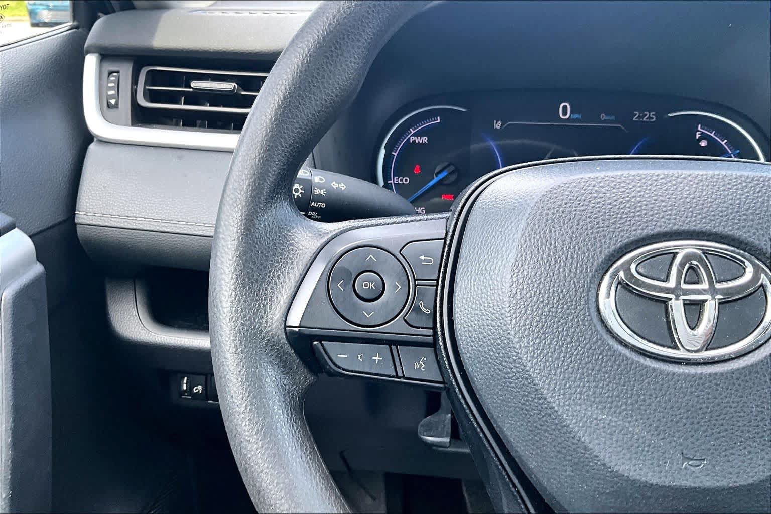 Used 2024 Toyota RAV4 XLE AWD/4WD image 23
